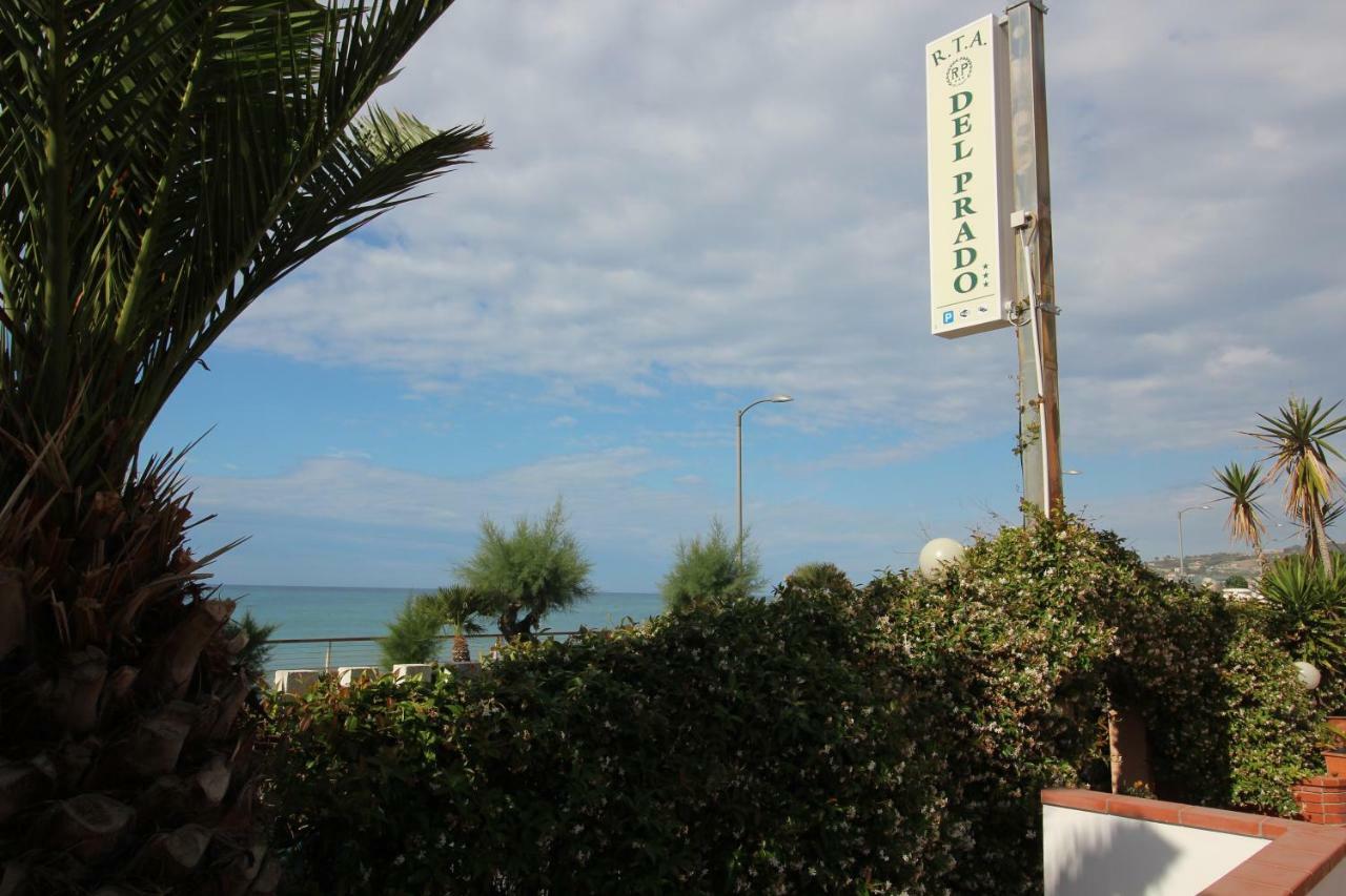 里瓦利古雷Del Prado公寓式酒店 外观 照片
