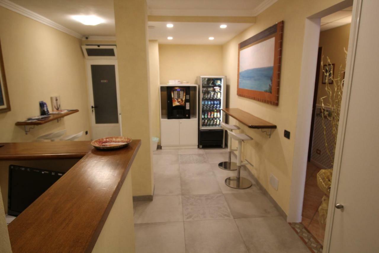 里瓦利古雷Del Prado公寓式酒店 外观 照片